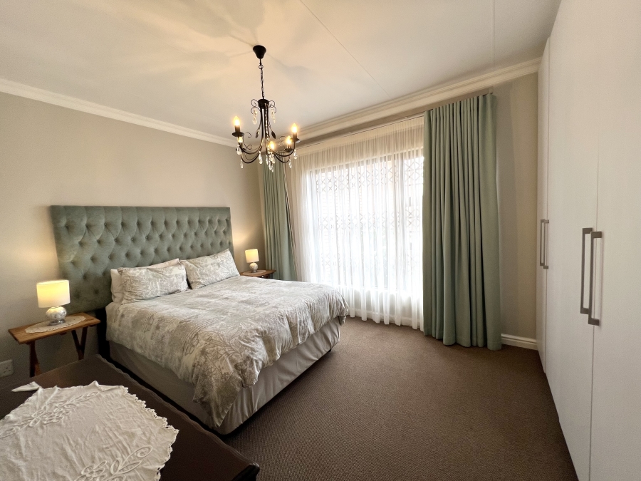 4 Bedroom Property for Sale in Wavecrest Eastern Cape